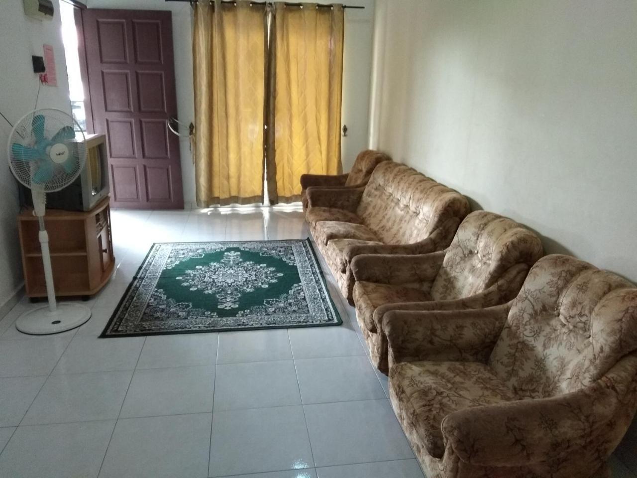Homestay Amsyarah Seri Iskandar Buitenkant foto